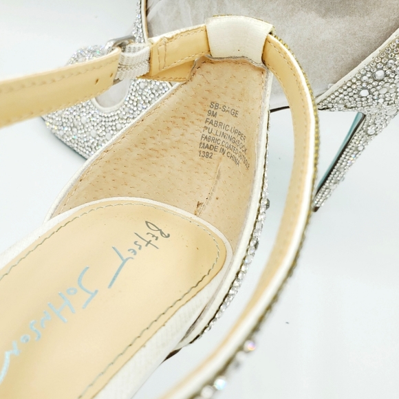 Betsey Johnson Sage heels NIB - Picture 7 of 11